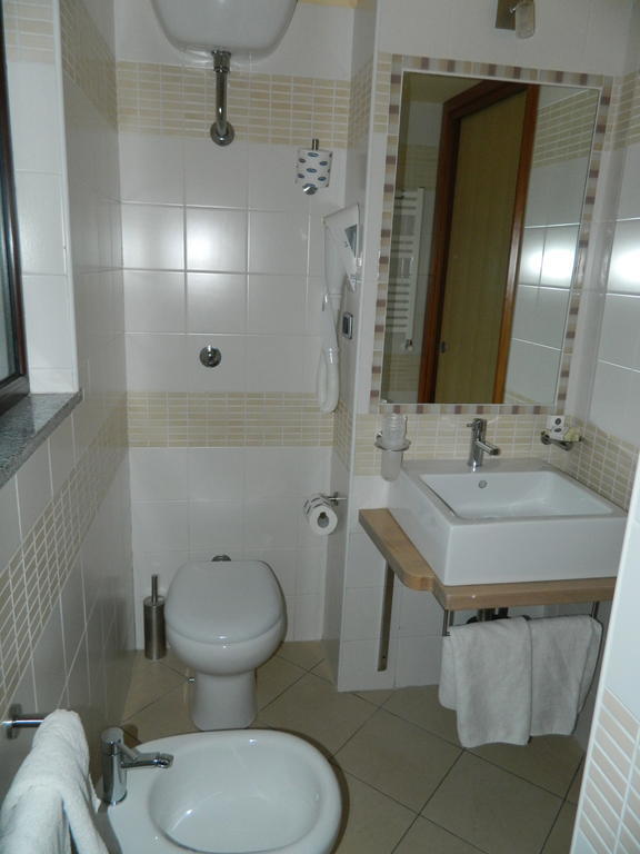 Hotel Conte Ruggero Serra San Bruno Phòng bức ảnh