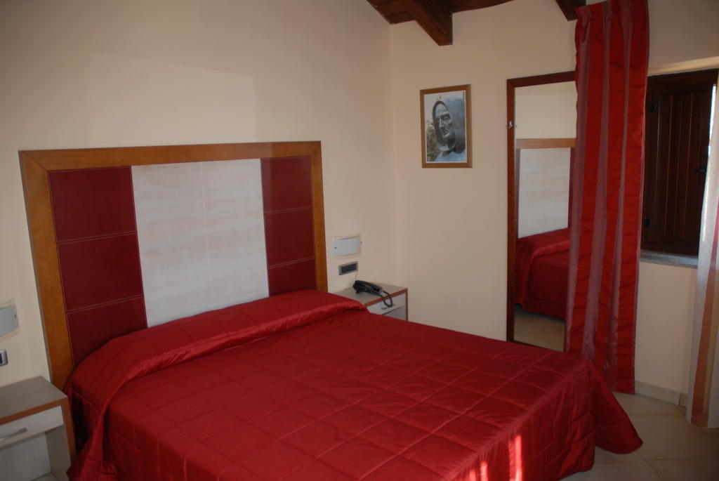 Hotel Conte Ruggero Serra San Bruno Phòng bức ảnh