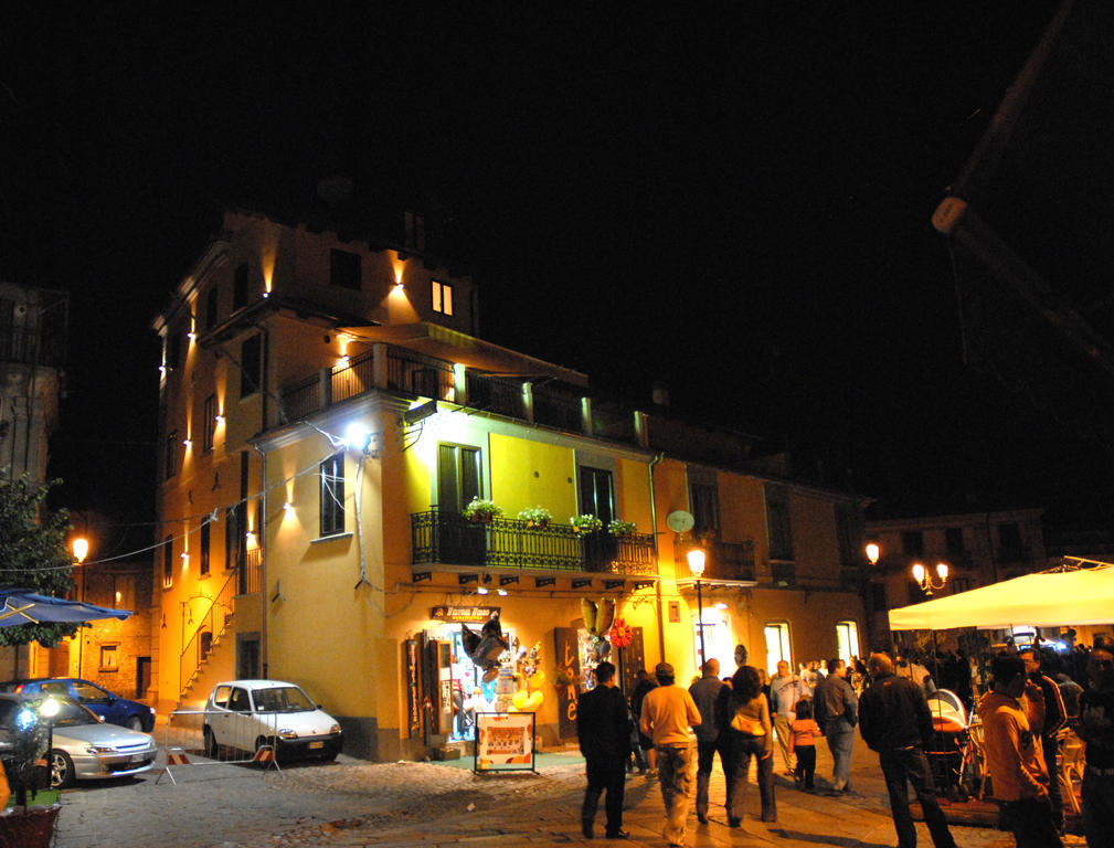 Hotel Conte Ruggero Serra San Bruno Ngoại thất bức ảnh