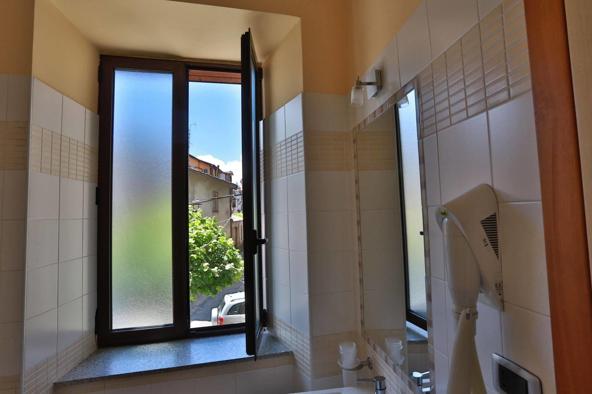 Hotel Conte Ruggero Serra San Bruno Ngoại thất bức ảnh