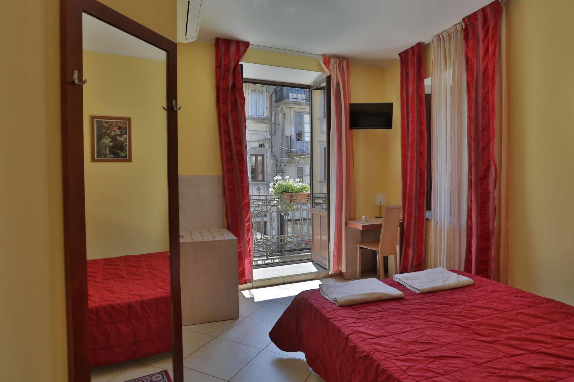 Hotel Conte Ruggero Serra San Bruno Ngoại thất bức ảnh