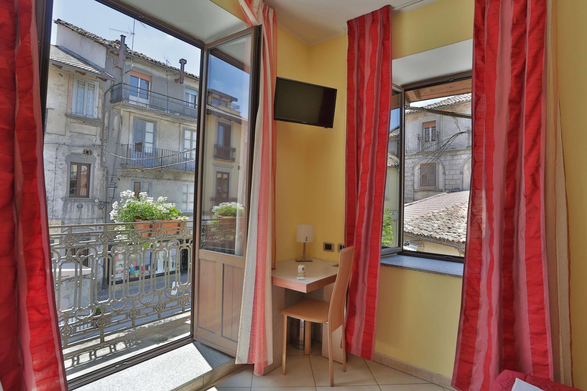 Hotel Conte Ruggero Serra San Bruno Ngoại thất bức ảnh