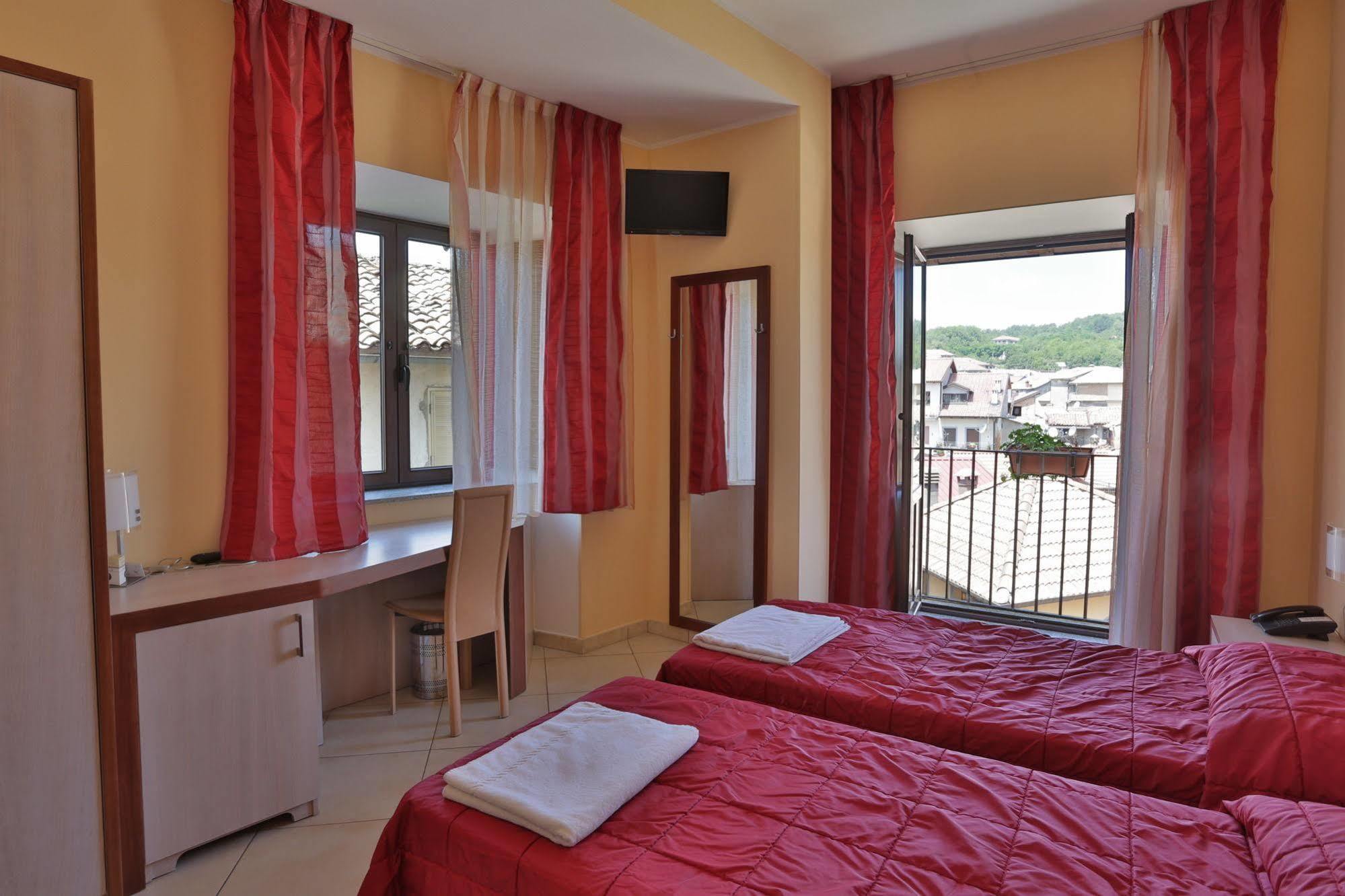 Hotel Conte Ruggero Serra San Bruno Ngoại thất bức ảnh